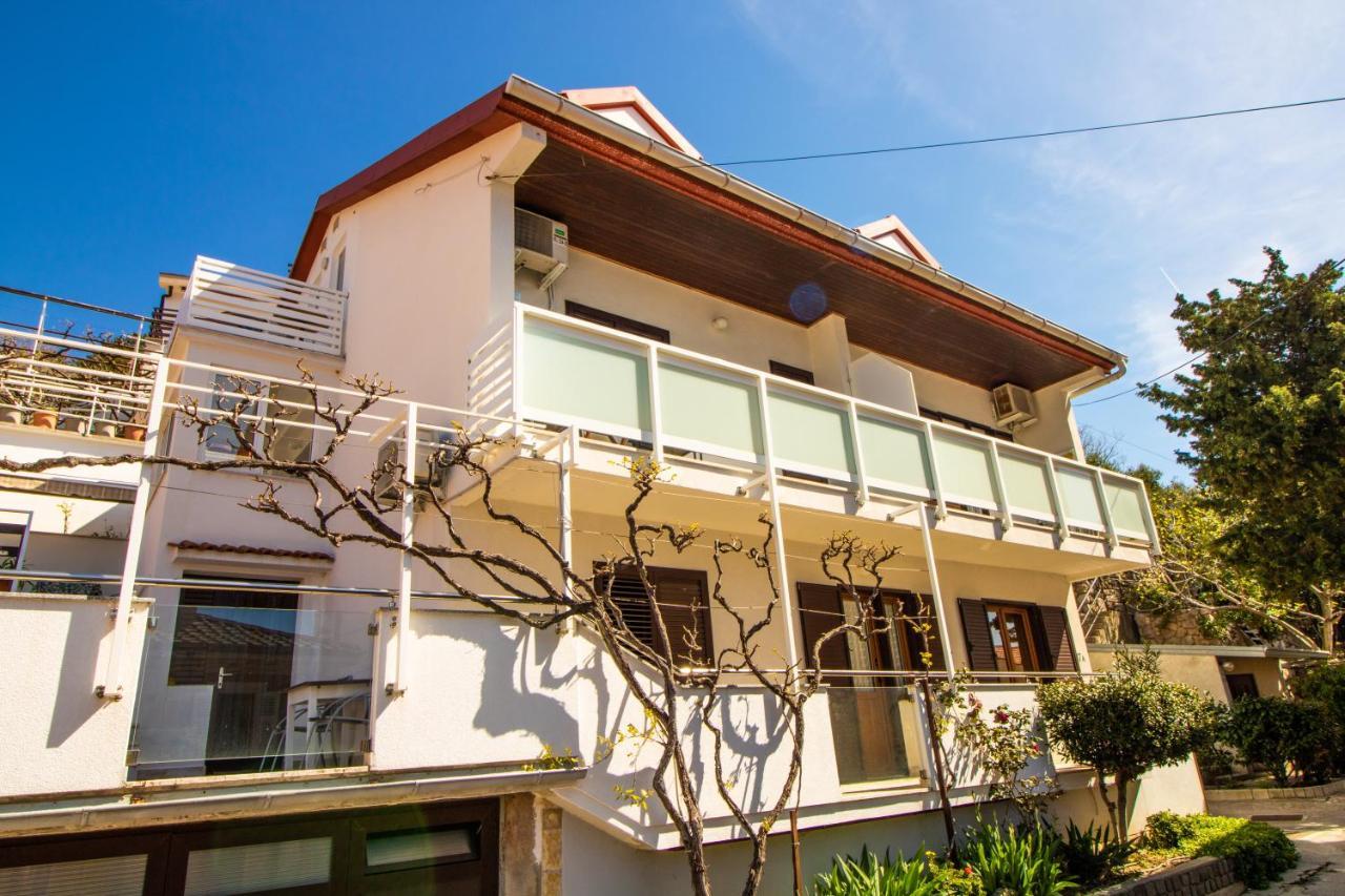 Apartment Mario With Terrace And Sea View Baska  Luaran gambar