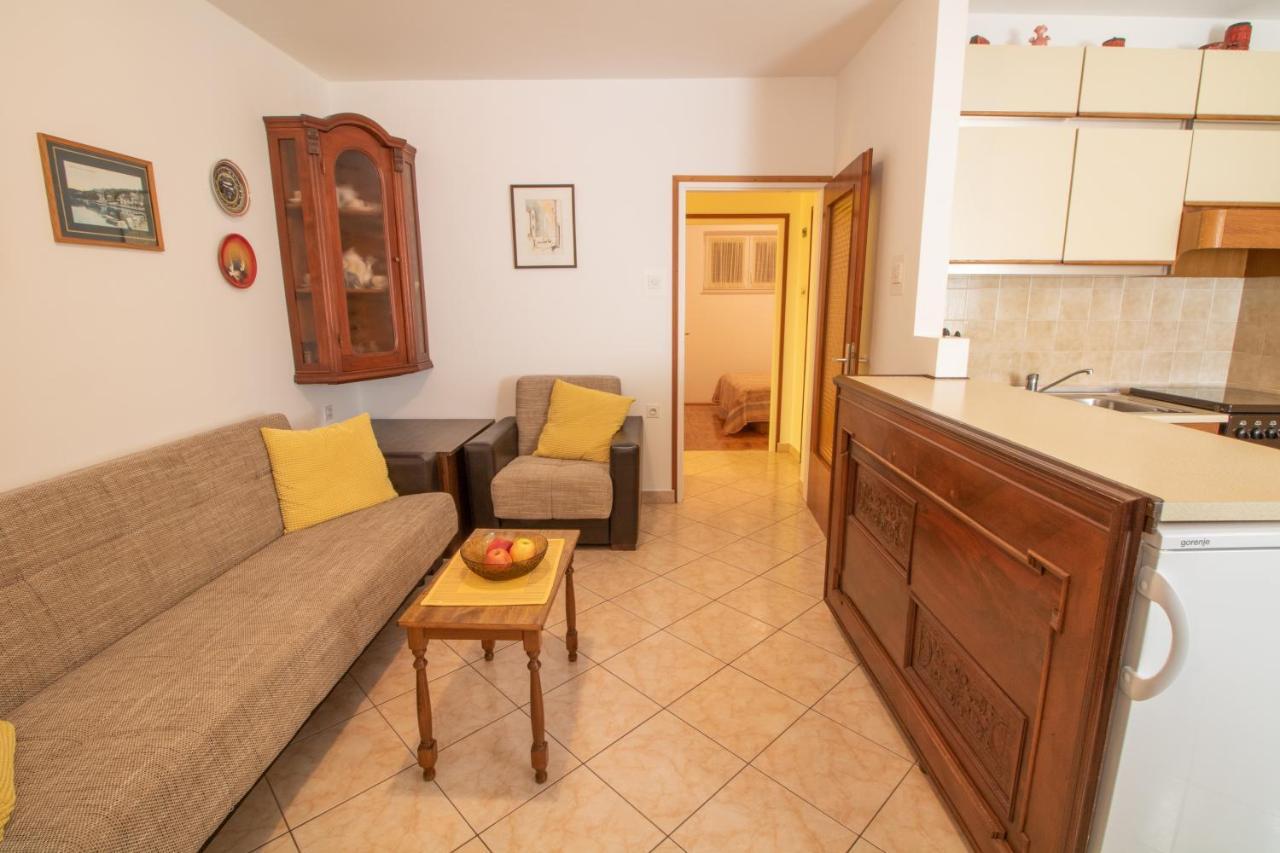 Apartment Mario With Terrace And Sea View Baska  Luaran gambar