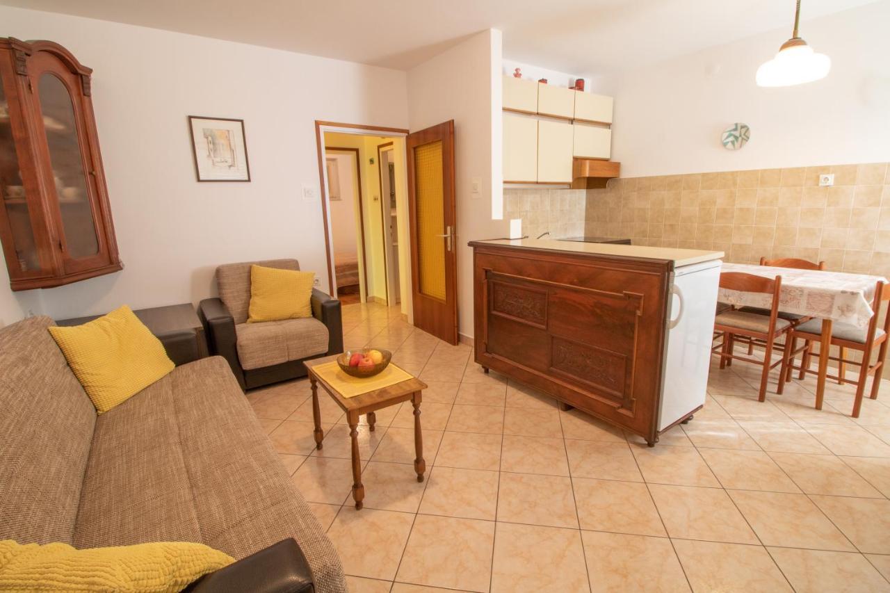Apartment Mario With Terrace And Sea View Baska  Luaran gambar