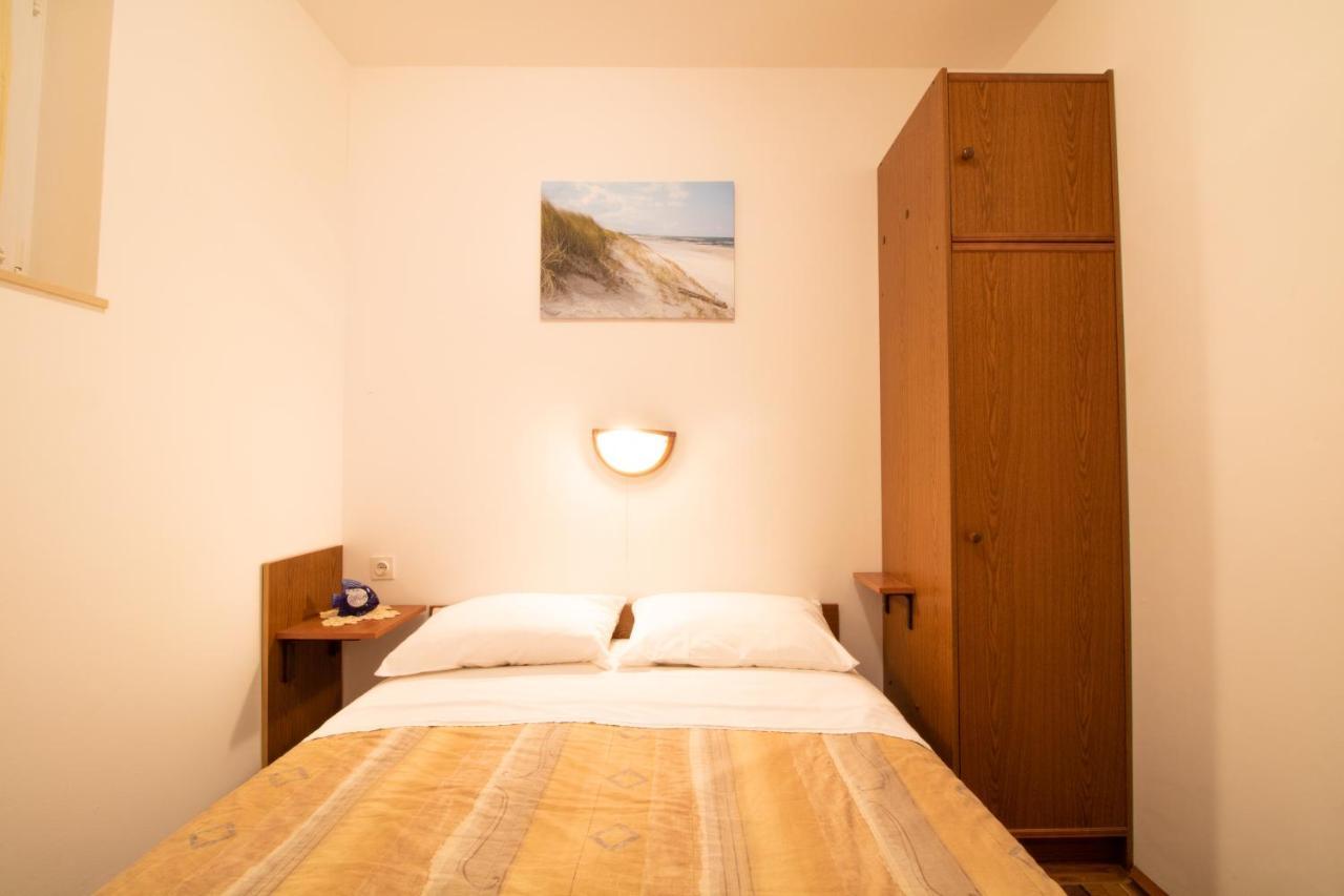Apartment Mario With Terrace And Sea View Baska  Luaran gambar