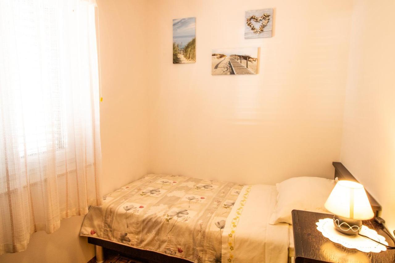 Apartment Mario With Terrace And Sea View Baska  Luaran gambar