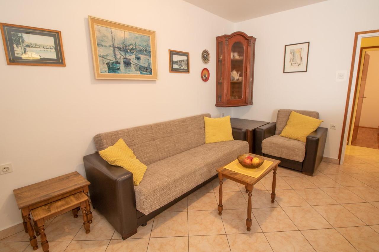 Apartment Mario With Terrace And Sea View Baska  Luaran gambar