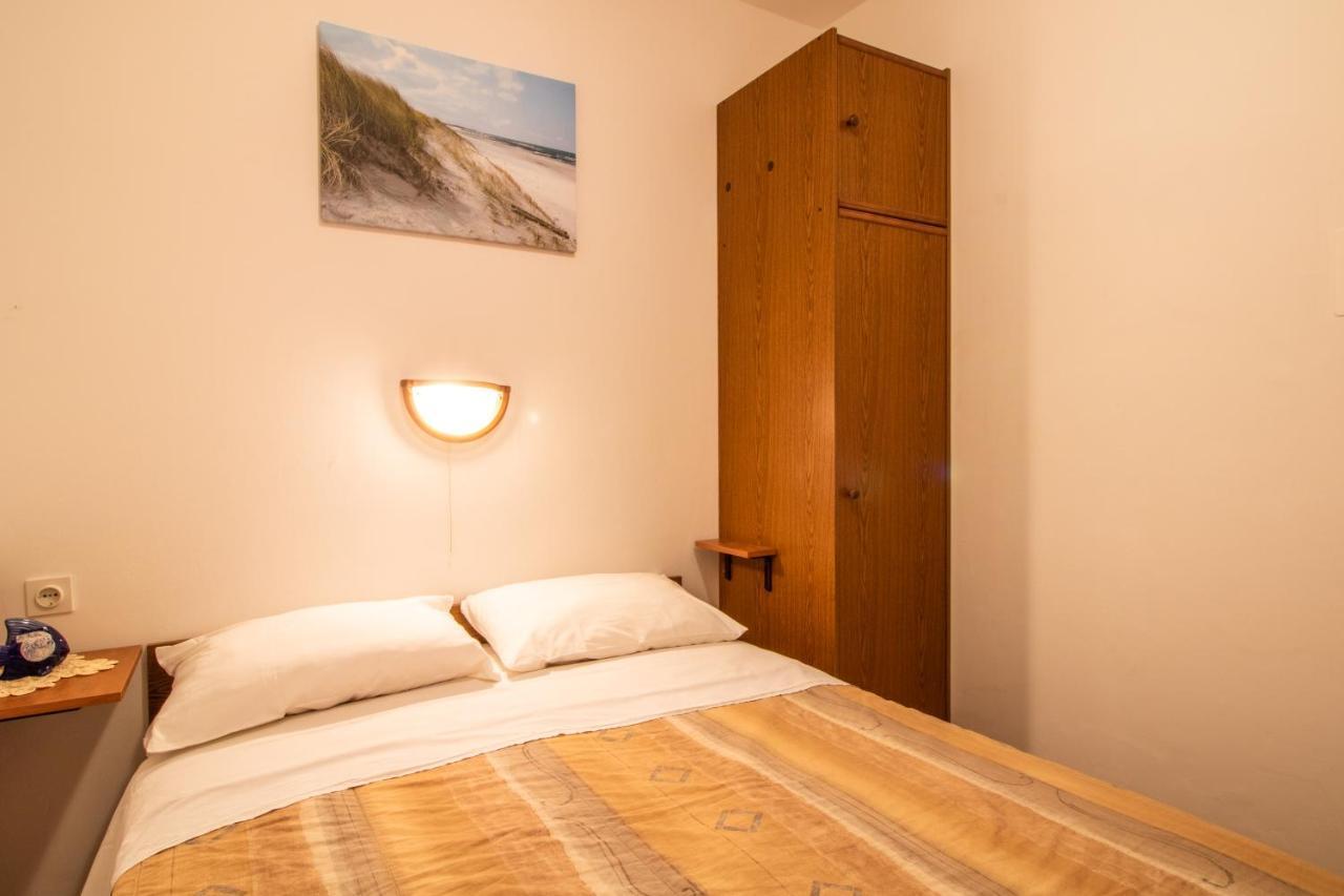 Apartment Mario With Terrace And Sea View Baska  Luaran gambar